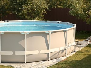 ¿Puede el agua de mi piscina suministrarse por el pozo?