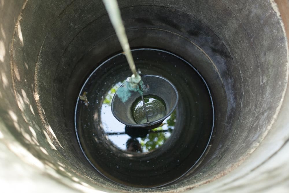 ¿Tengo que pagar la traída de agua municipal si tengo un pozo en casa?